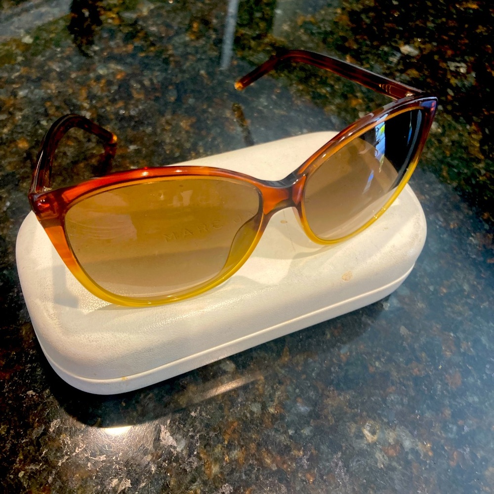 Marc jacobs sunglasses .Brown tint lenses brown and tan frame.